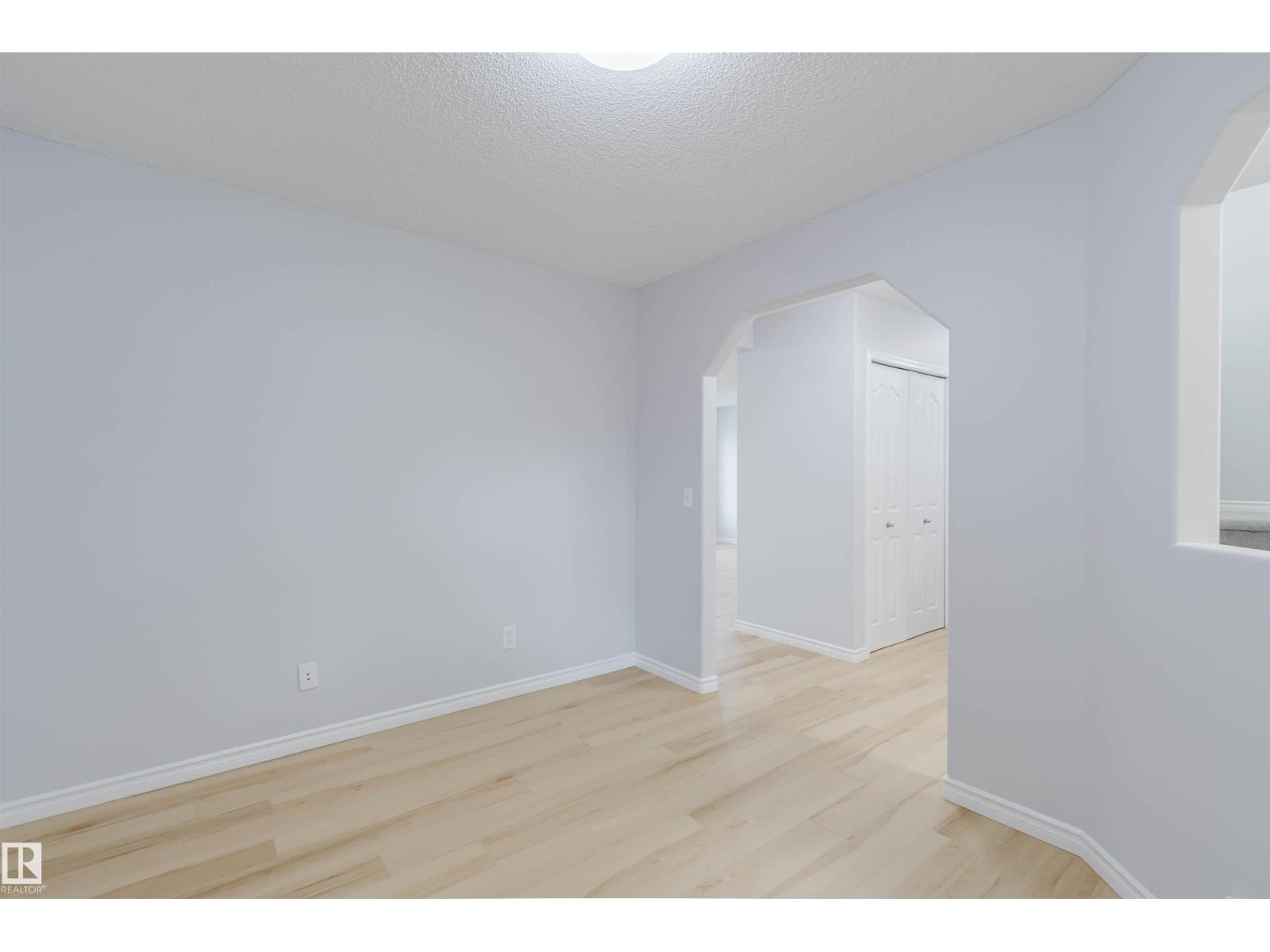 1227 115 ST SW - 5