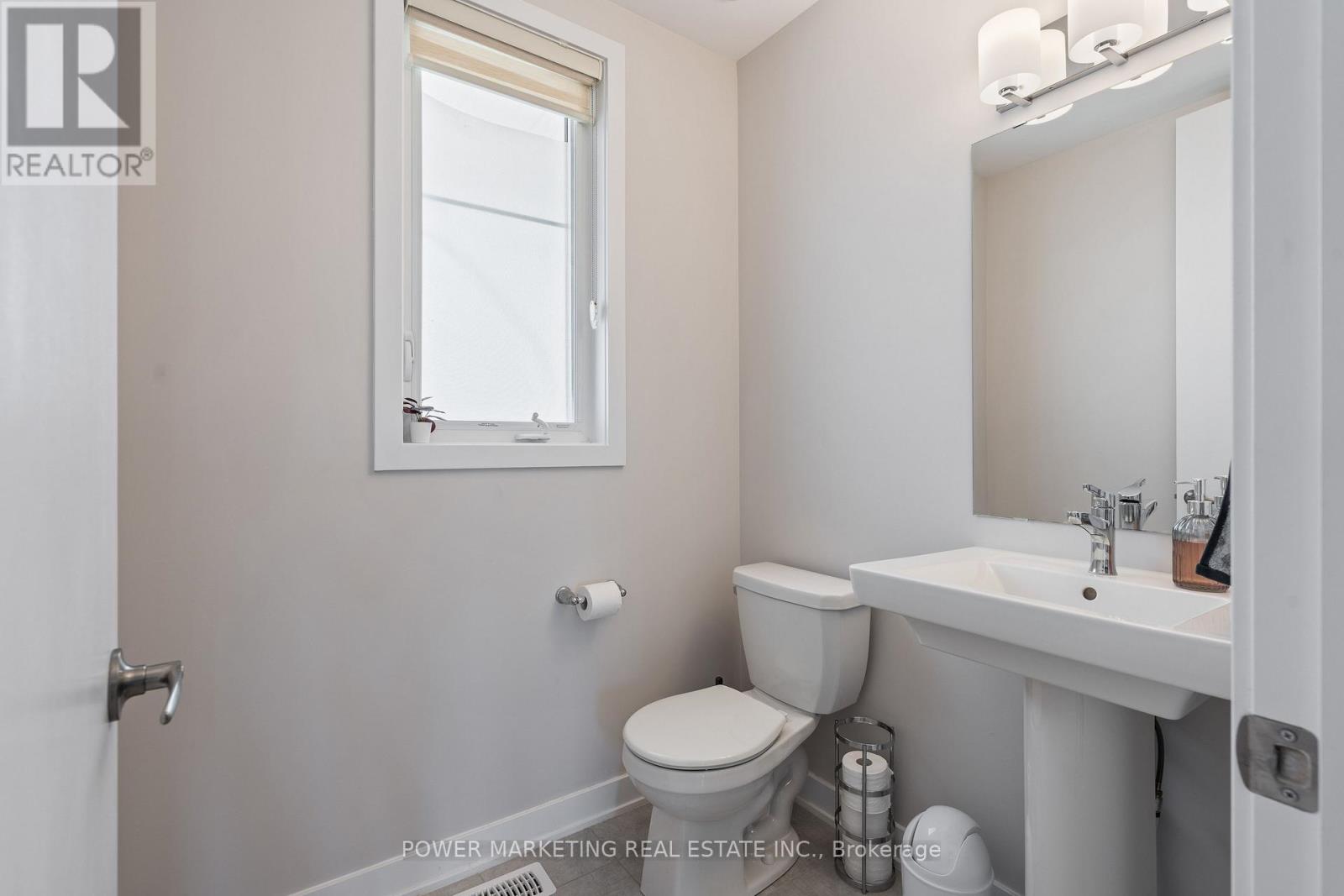 129 HACKAMORE CRESCENT - 5