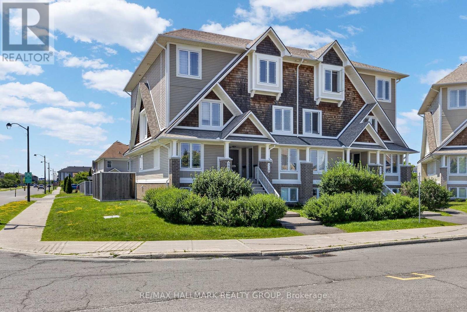 #16 581 LAKERIDGE DRIVE - 1