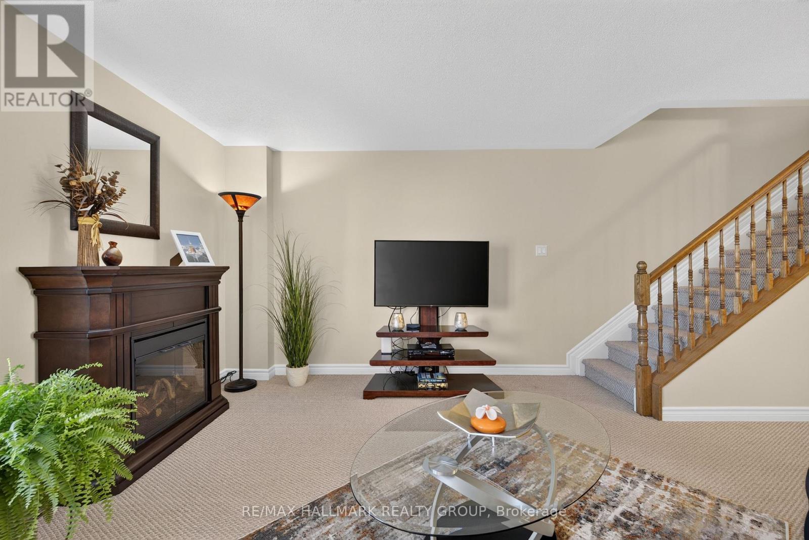 #16 581 LAKERIDGE DRIVE - 12