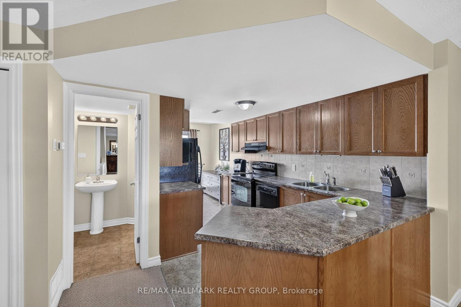 #16 581 LAKERIDGE DRIVE - 13