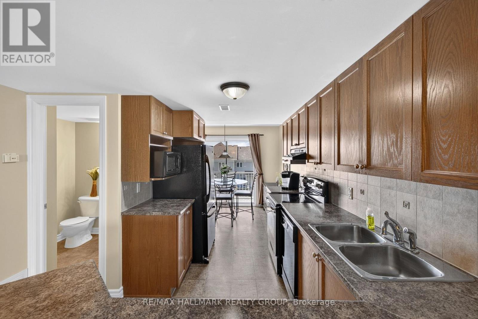 #16 581 LAKERIDGE DRIVE - 16