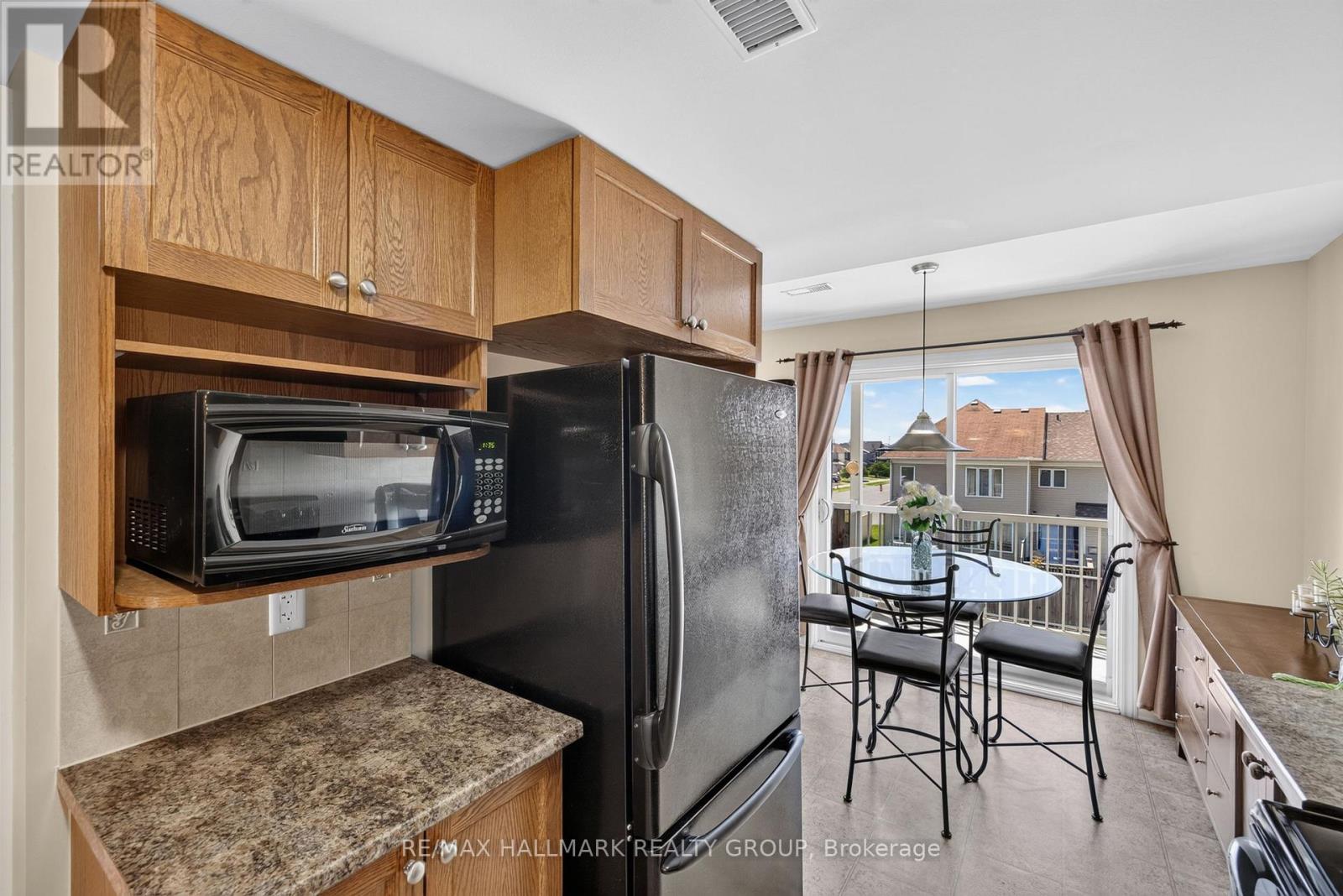 #16 581 LAKERIDGE DRIVE - 20