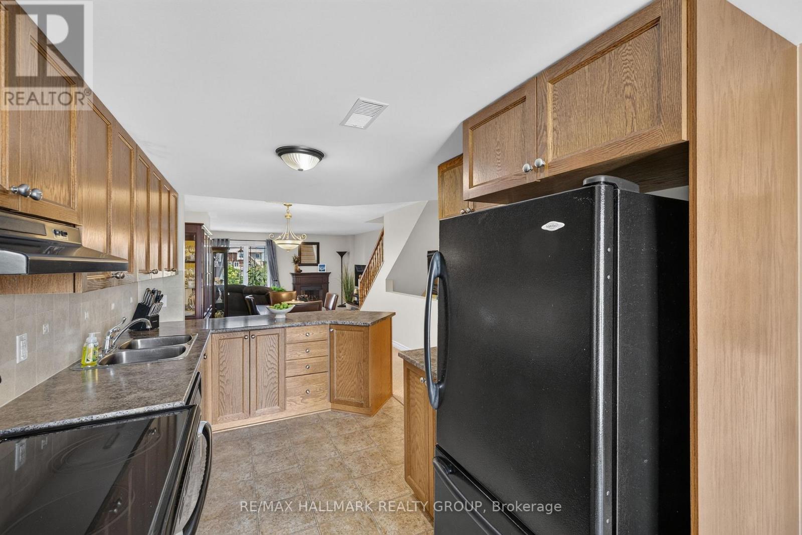 #16 581 LAKERIDGE DRIVE - 21