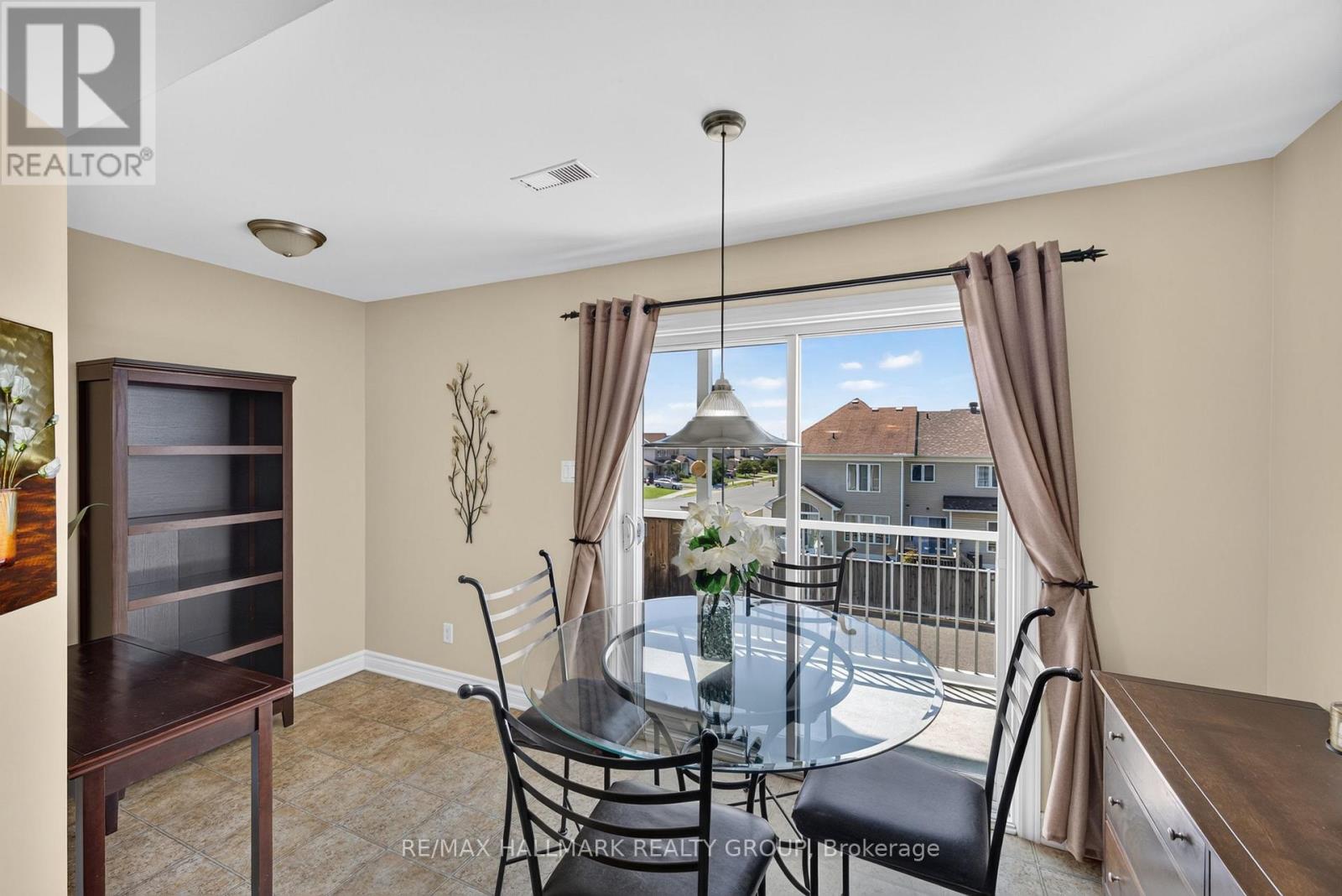 #16 581 LAKERIDGE DRIVE - 22