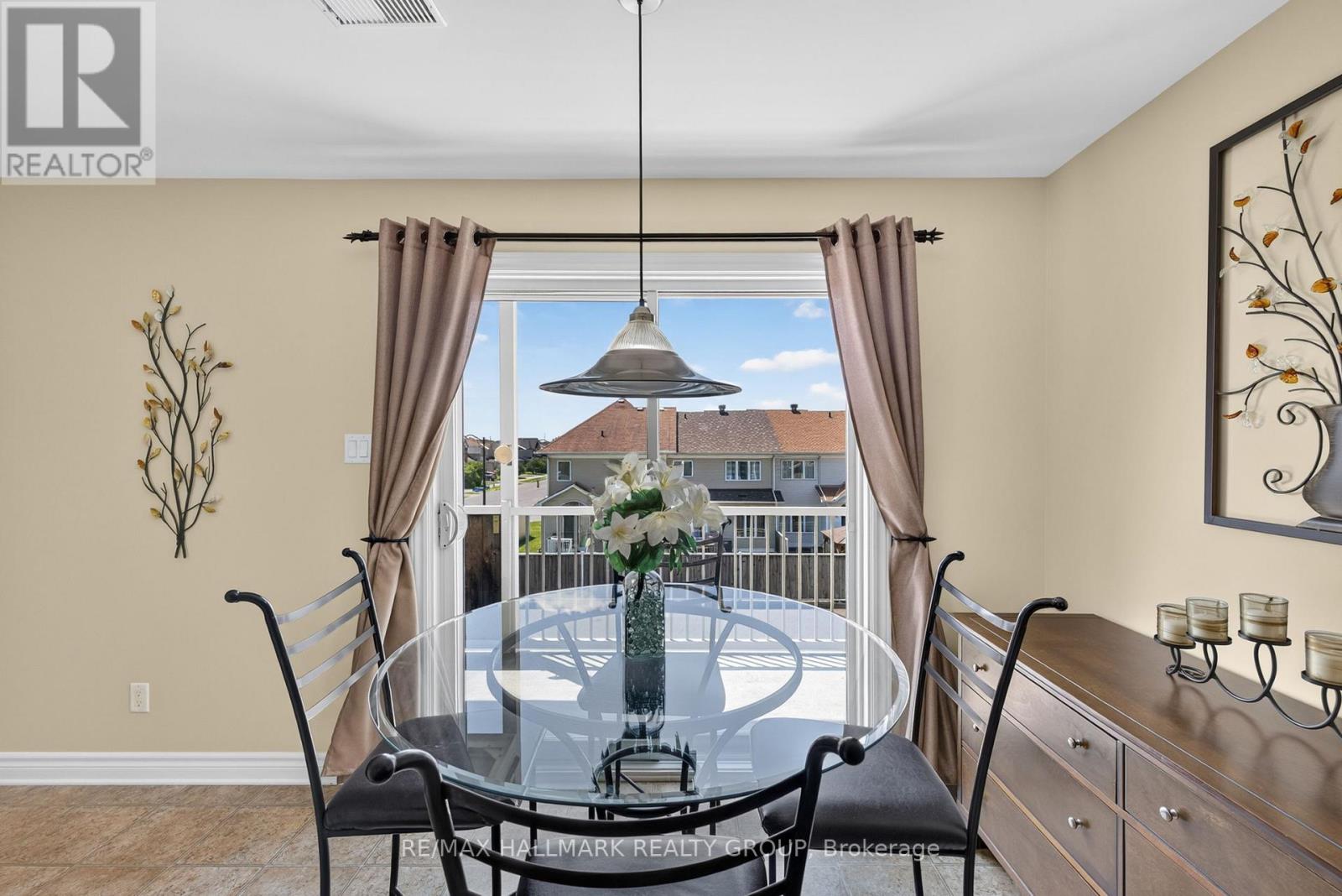 #16 581 LAKERIDGE DRIVE - 23