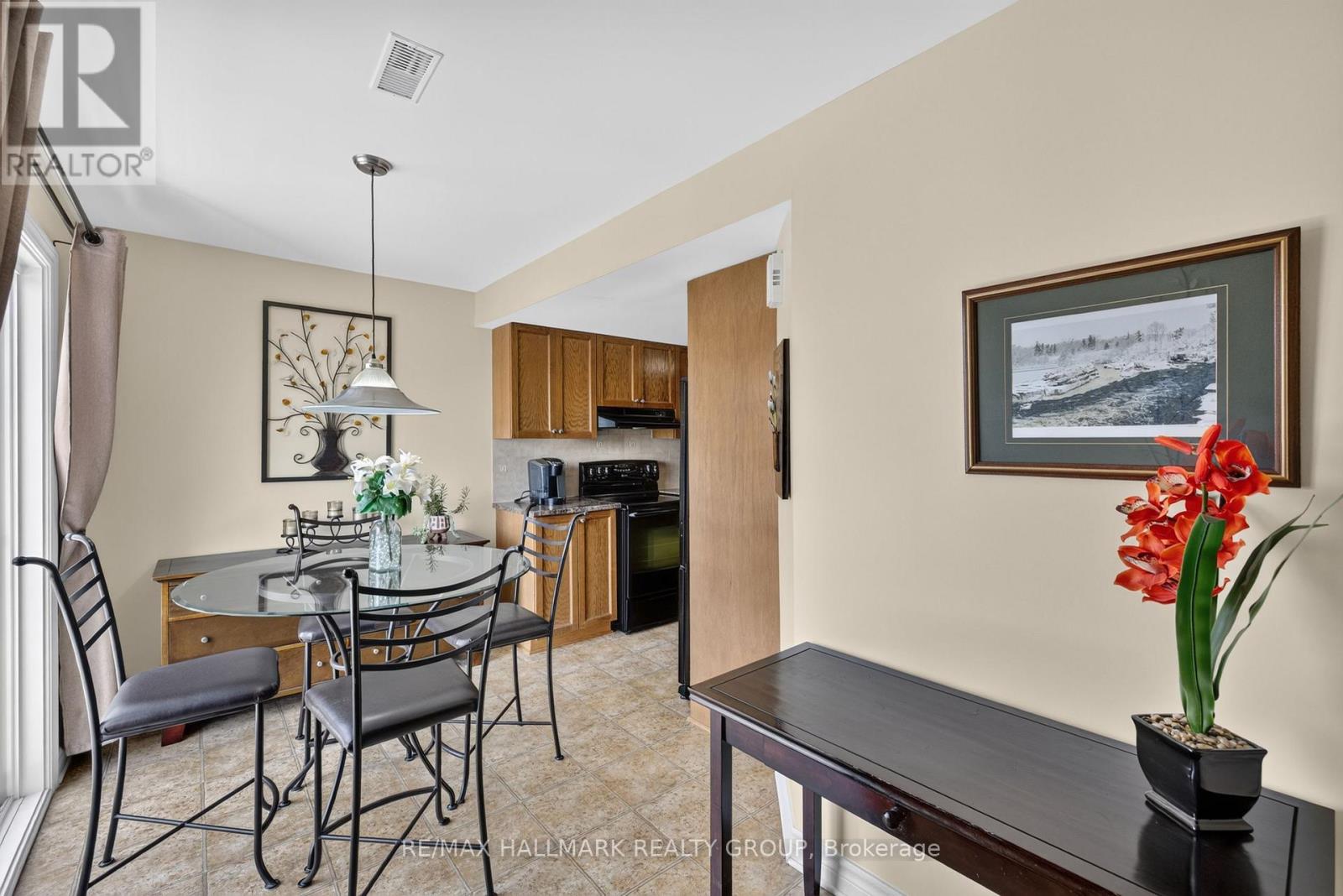 #16 581 LAKERIDGE DRIVE - 25