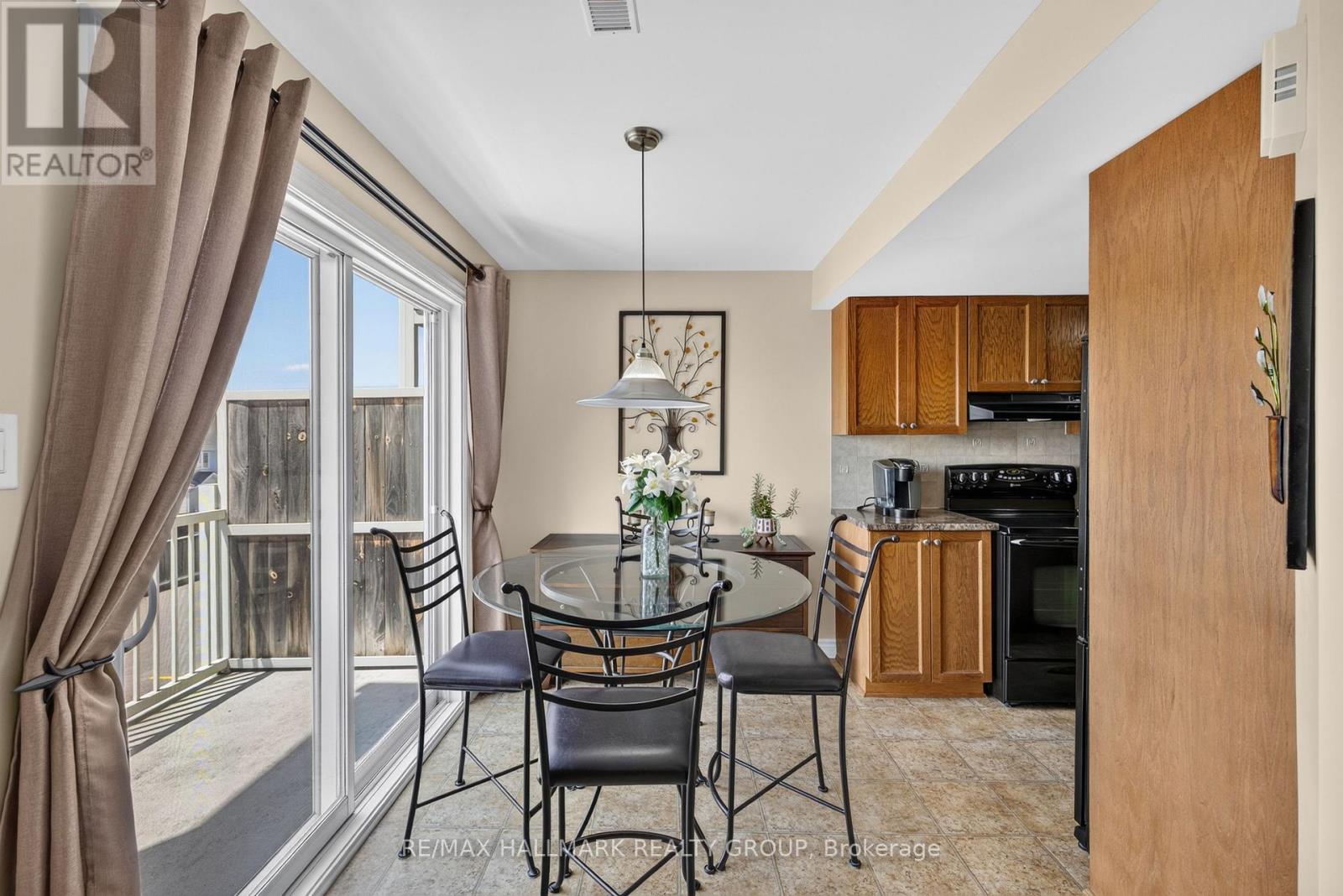 #16 581 LAKERIDGE DRIVE - 26