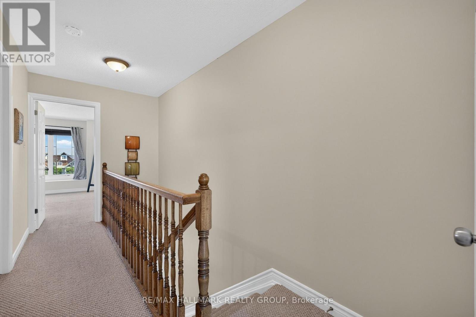 #16 581 LAKERIDGE DRIVE - 32