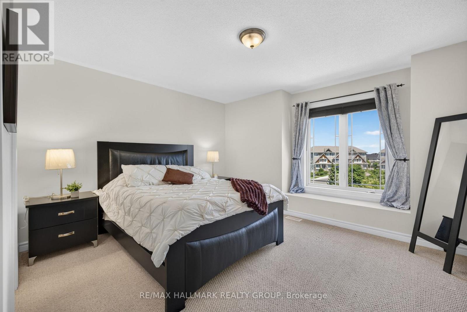 #16 581 LAKERIDGE DRIVE - 33