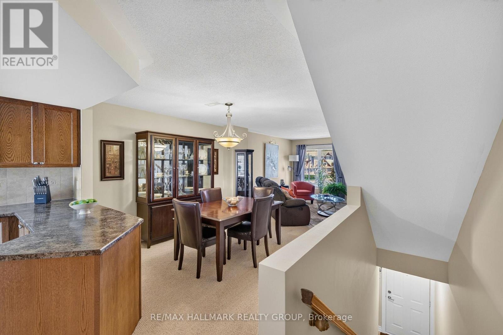 #16 581 LAKERIDGE DRIVE - 4