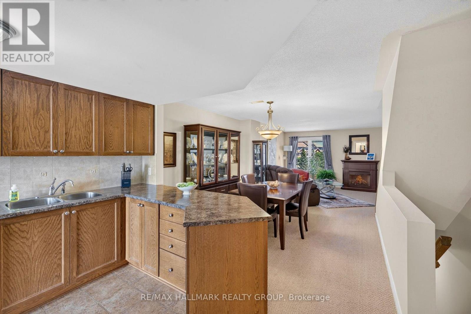 #16 581 LAKERIDGE DRIVE - 5