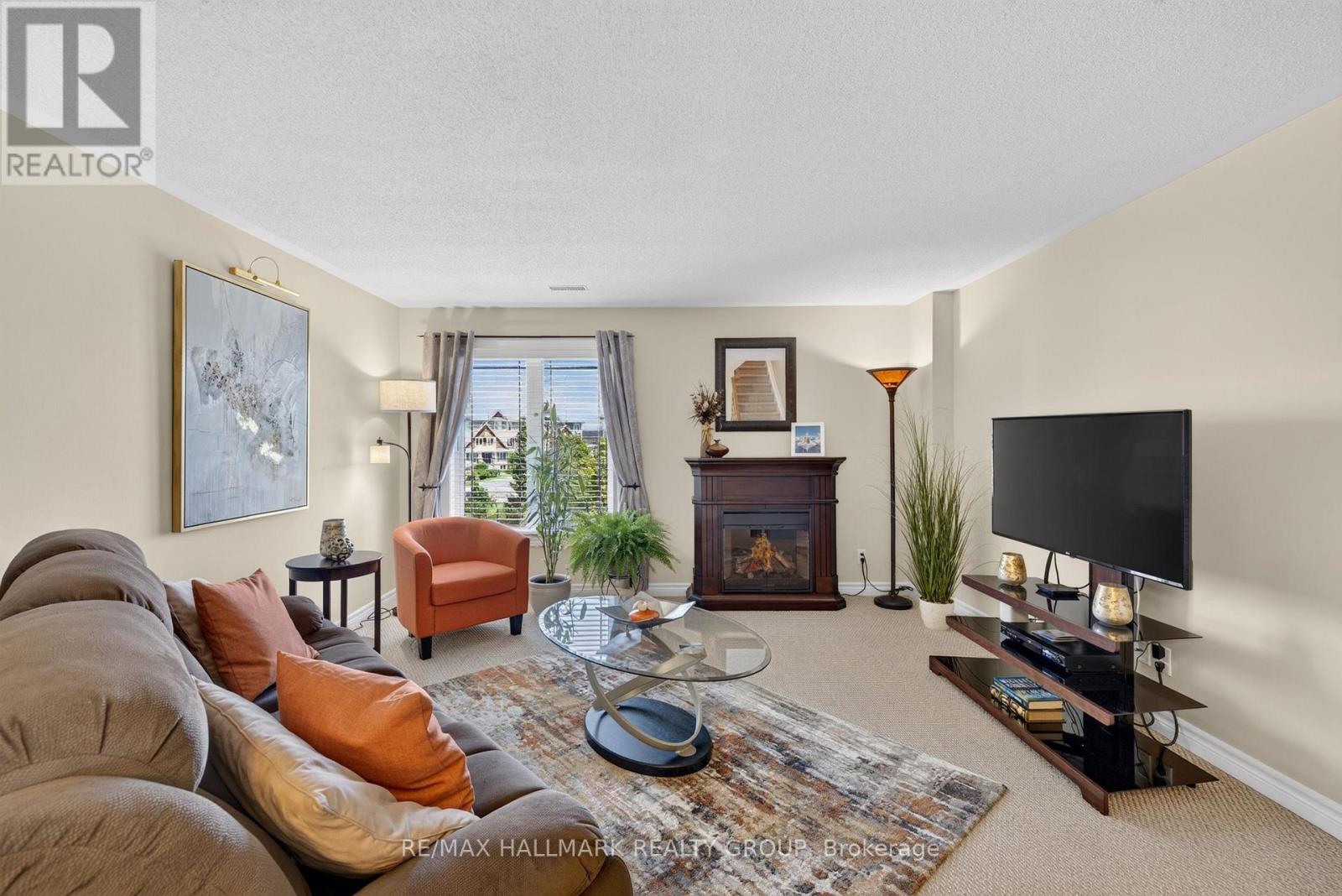 #16 581 LAKERIDGE DRIVE - 8