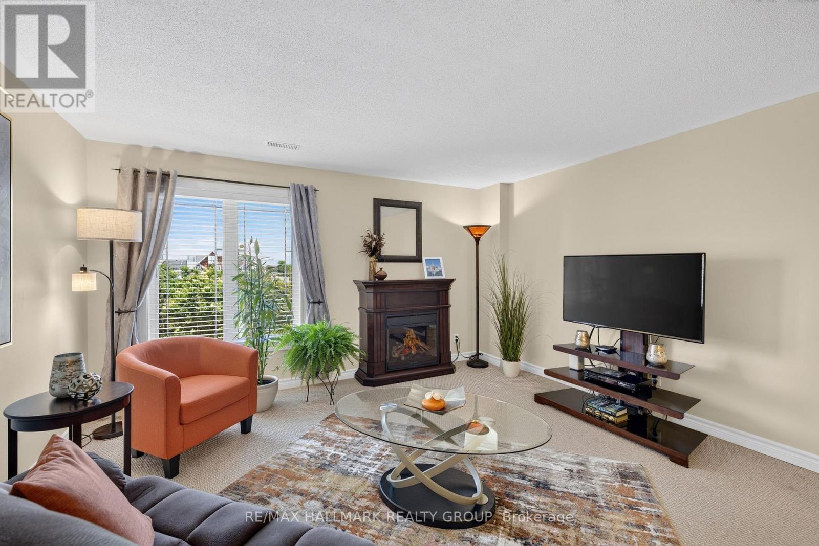 #16 581 LAKERIDGE DRIVE - 9