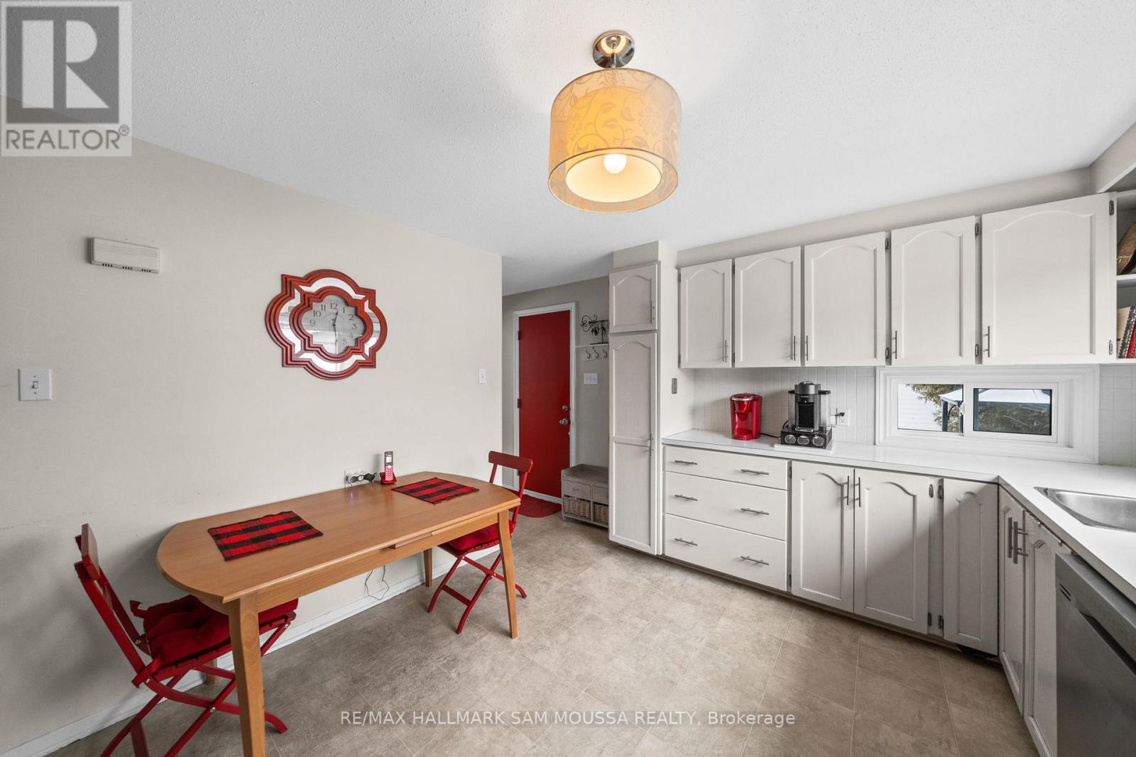 46 SEYMOUR AVENUE - 16