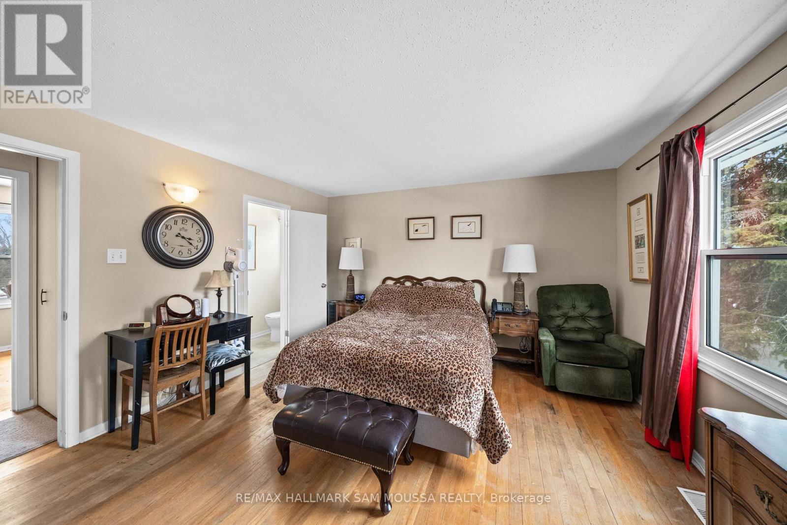46 SEYMOUR AVENUE - 22