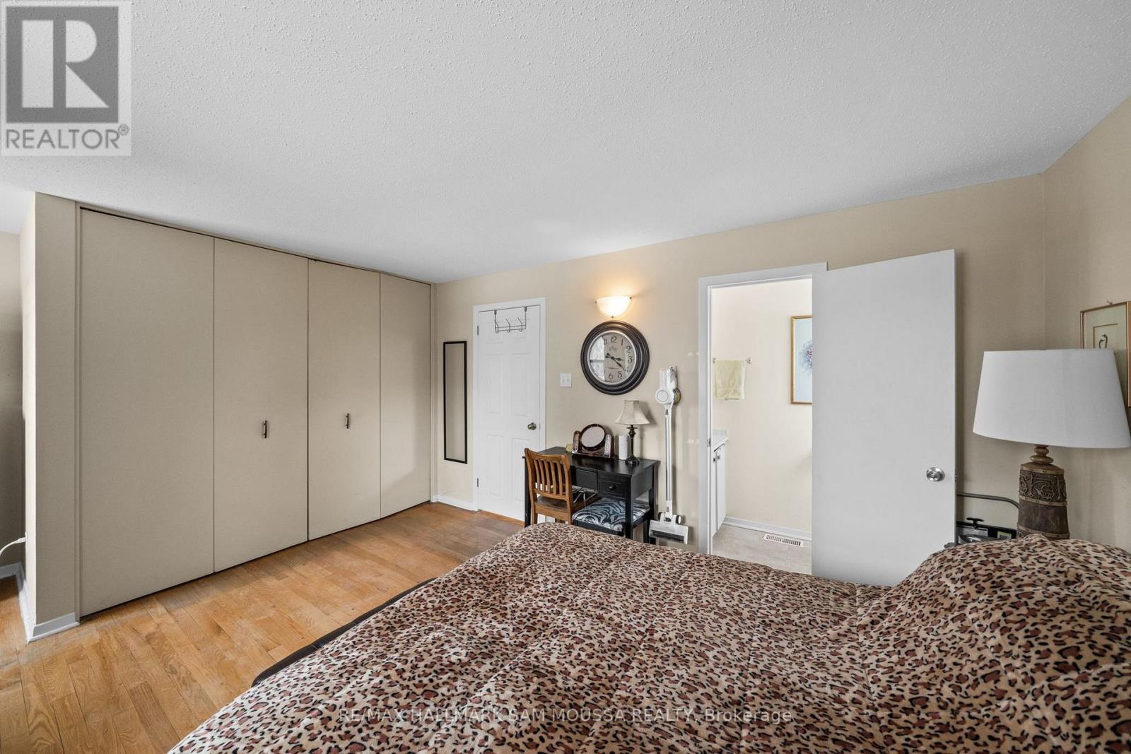 46 SEYMOUR AVENUE - 24