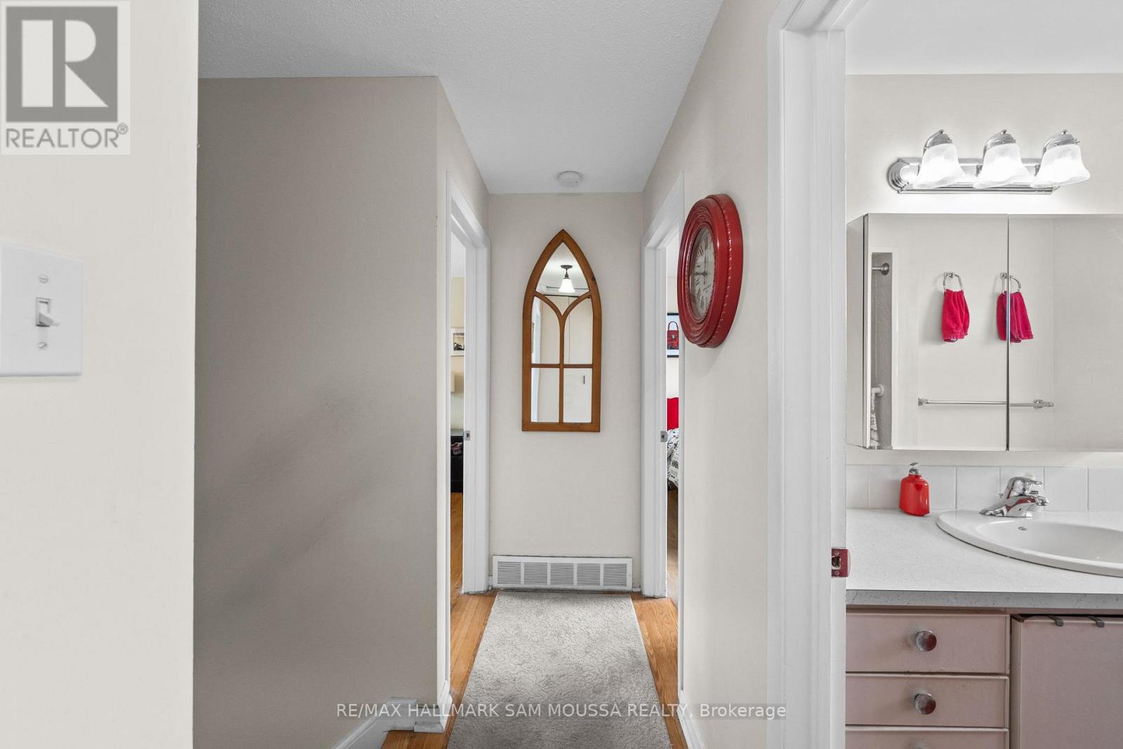 46 SEYMOUR AVENUE - 27
