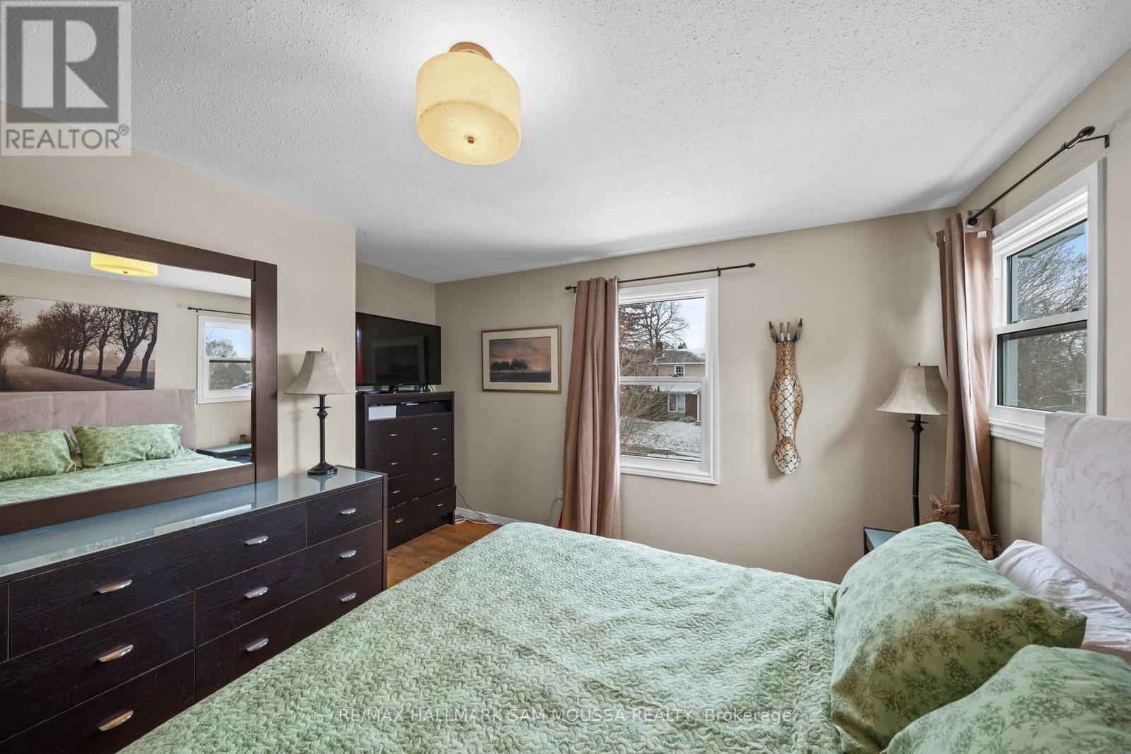 46 SEYMOUR AVENUE - 29