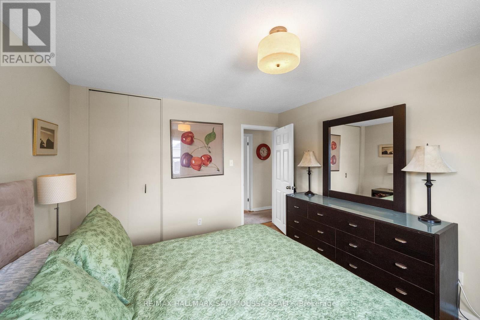 46 SEYMOUR AVENUE - 30