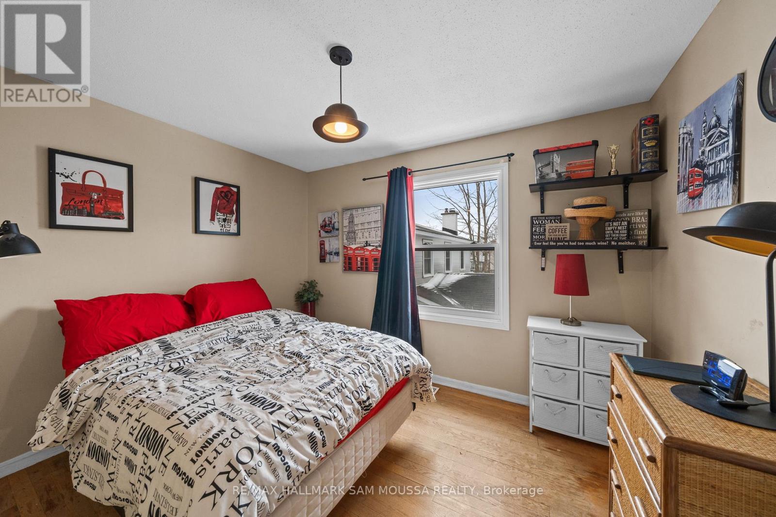 46 SEYMOUR AVENUE - 31