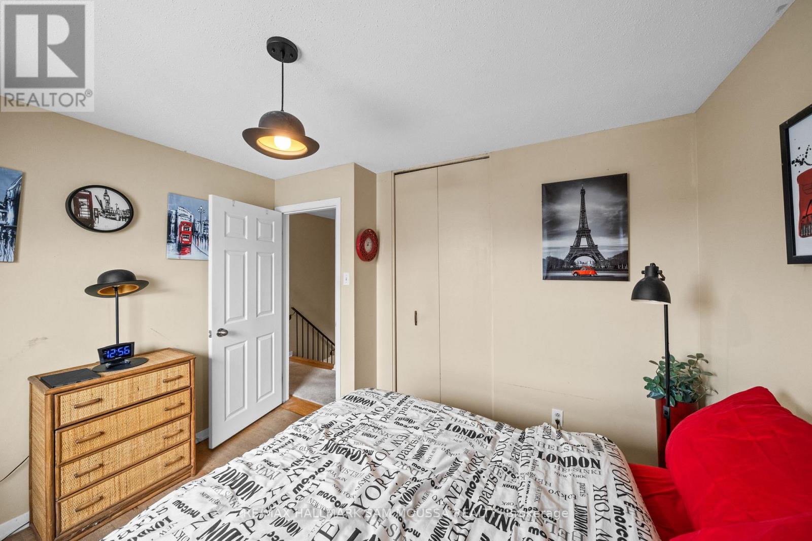 46 SEYMOUR AVENUE - 32