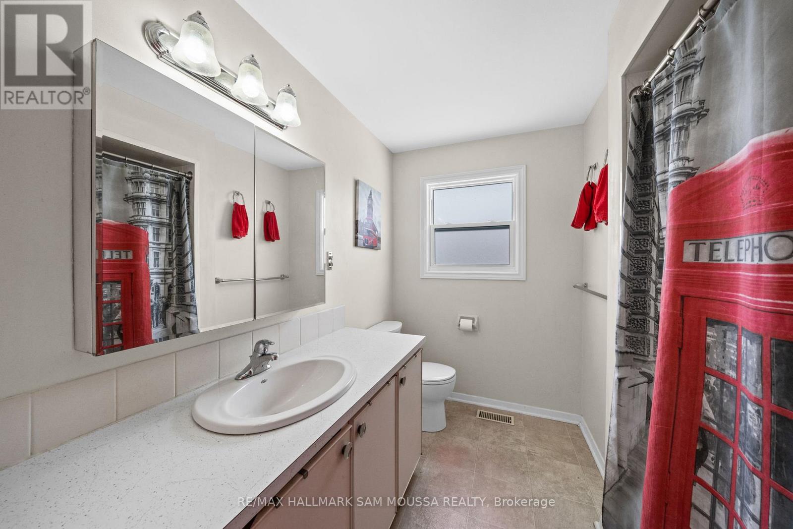 46 SEYMOUR AVENUE - 33