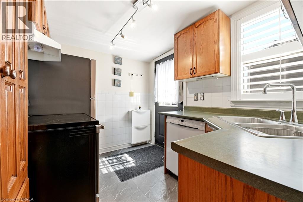 23 BRITANNIA Avenue - 12