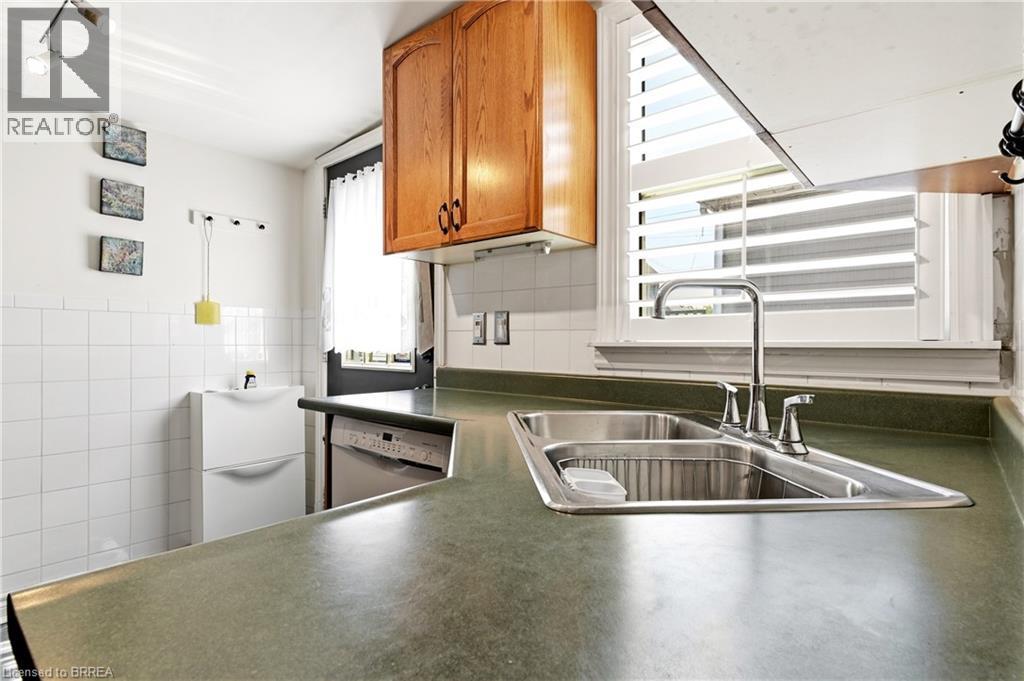 23 BRITANNIA Avenue - 13