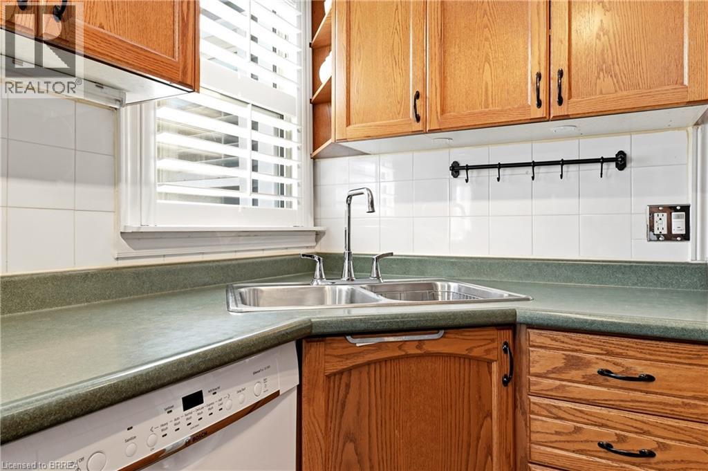 23 BRITANNIA Avenue - 14
