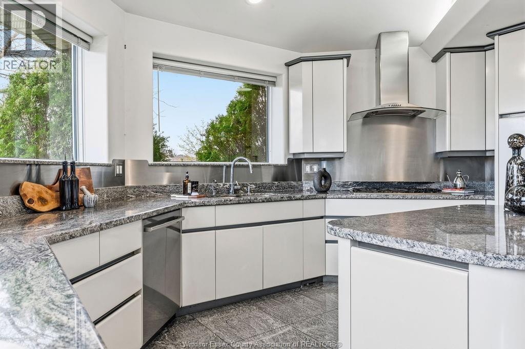 4572 LAKE GRANDE COURT - 18