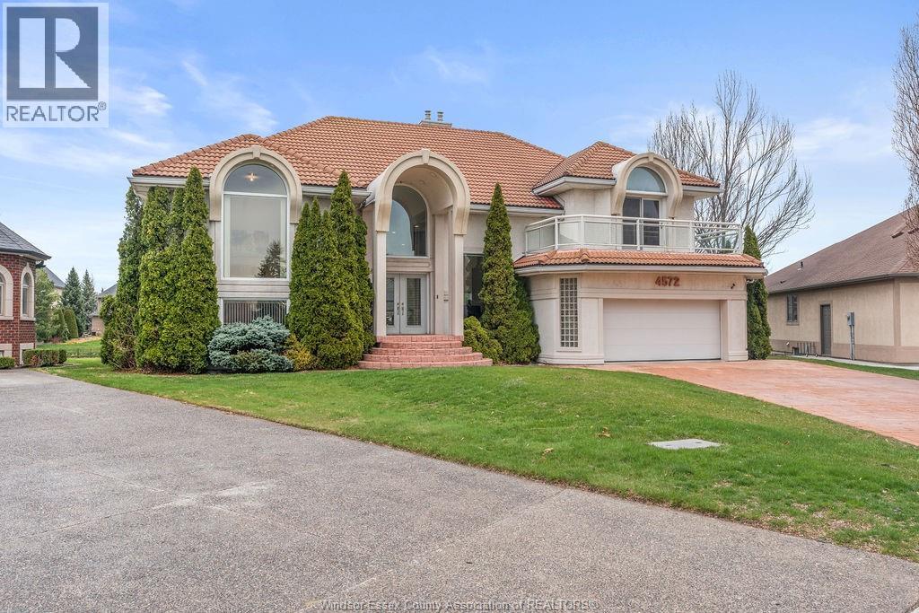 4572 LAKE GRANDE COURT - 2