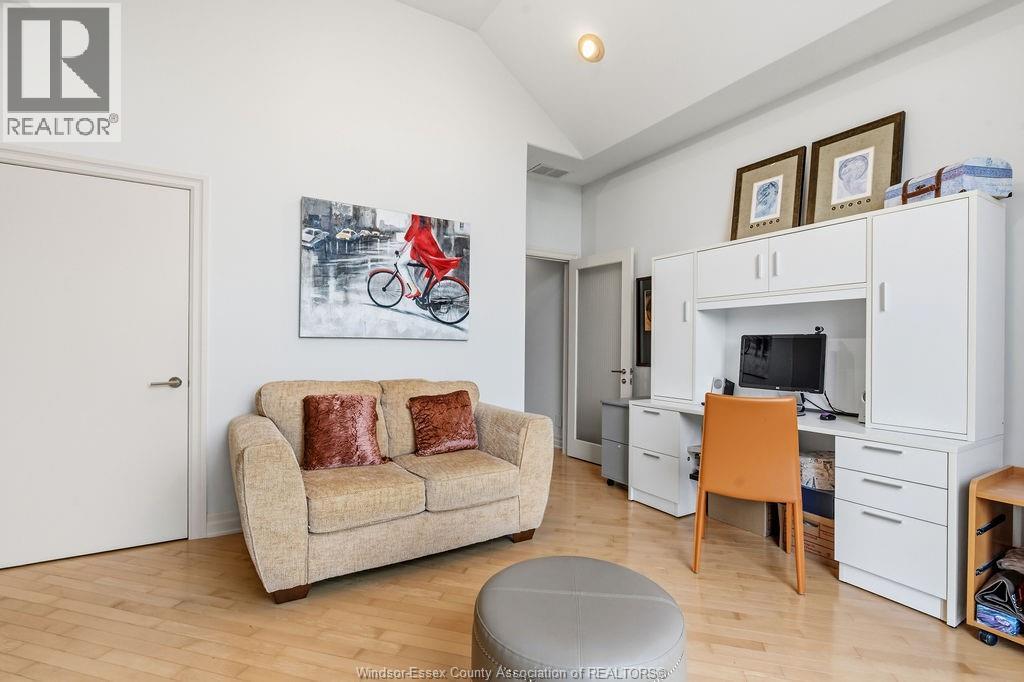 4572 LAKE GRANDE COURT - 26