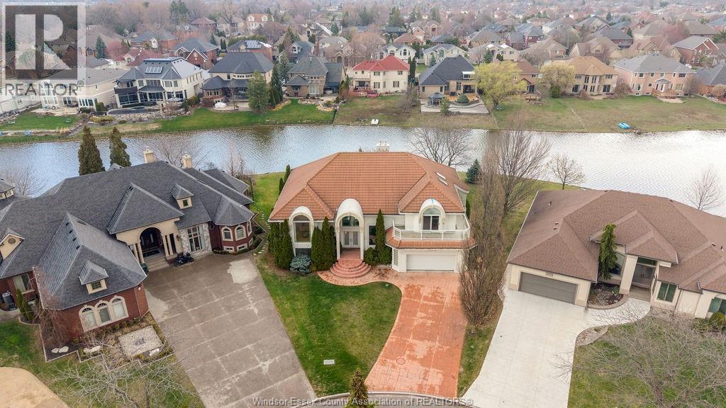 4572 LAKE GRANDE COURT - 46