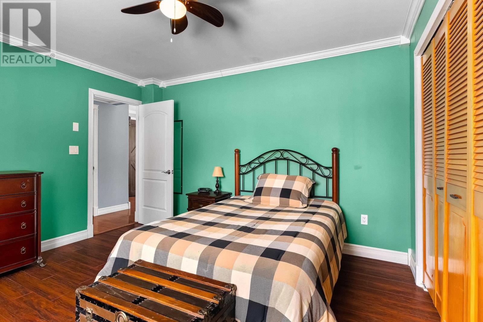663 Valleyfield Road - 36