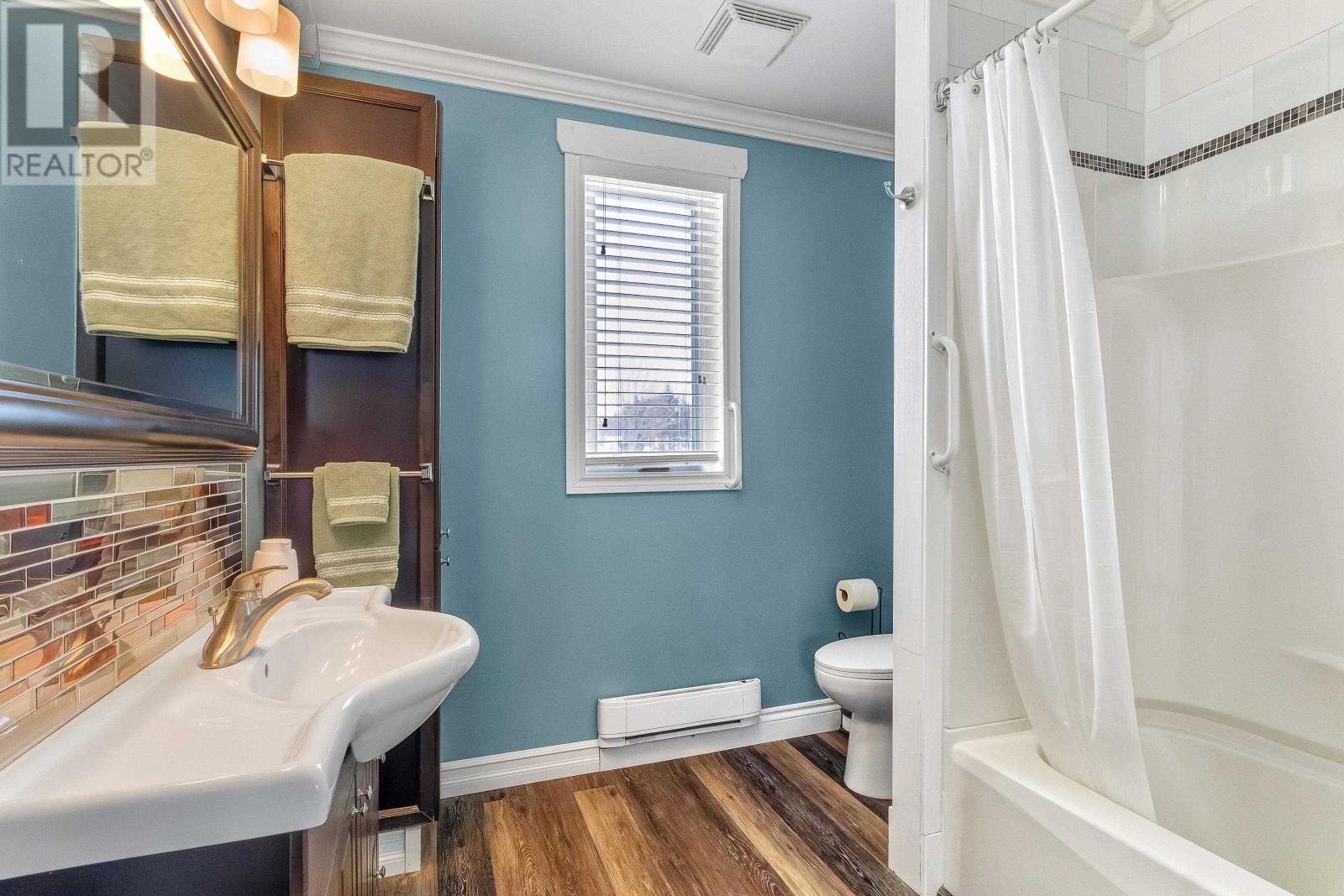 663 Valleyfield Road - 37