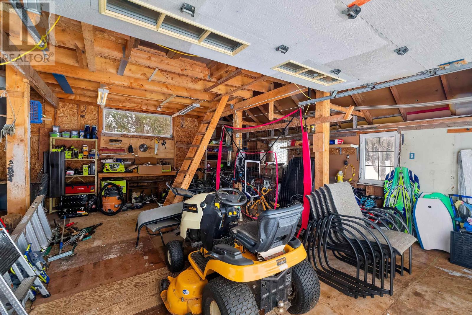663 Valleyfield Road - 41