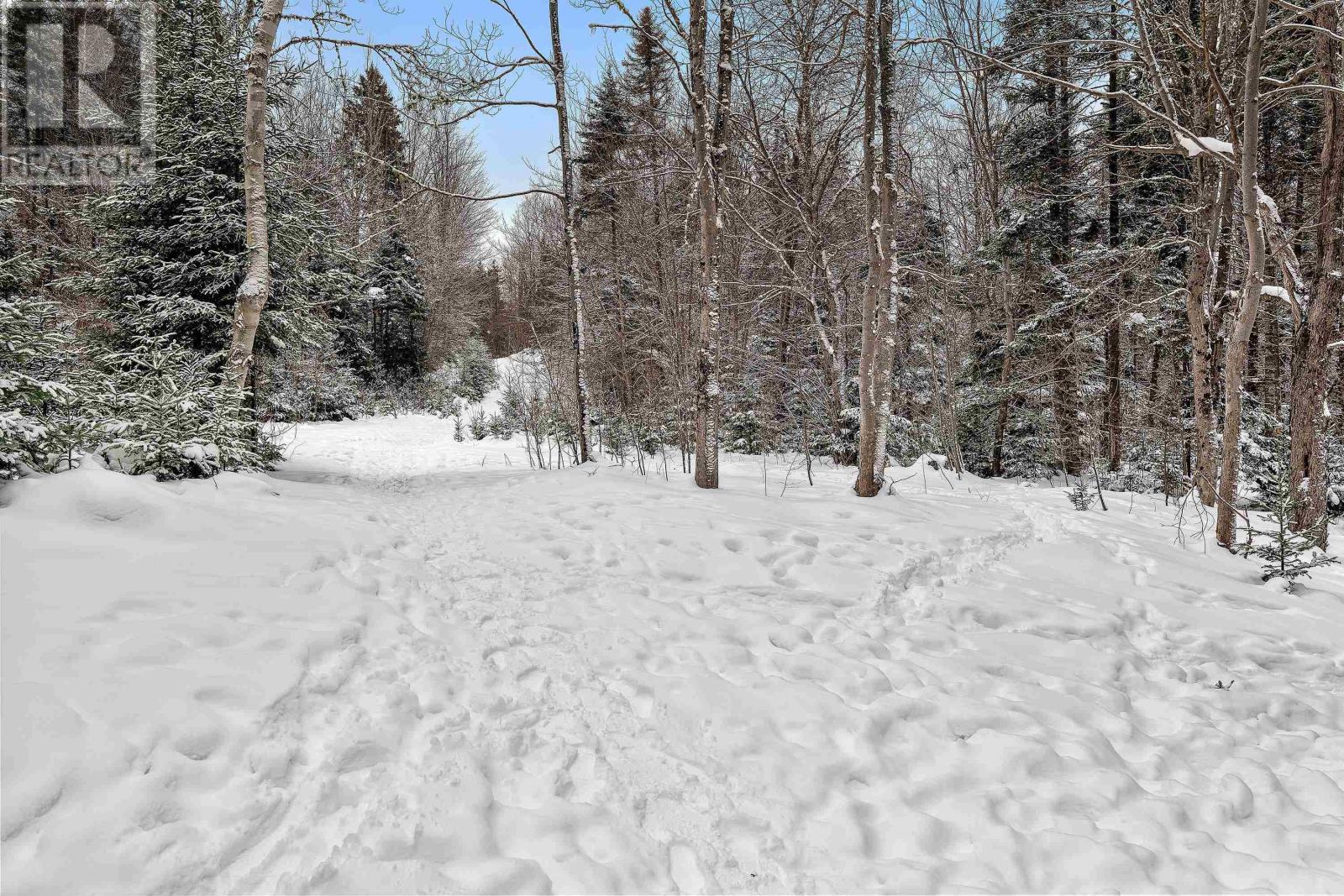 663 Valleyfield Road - 45