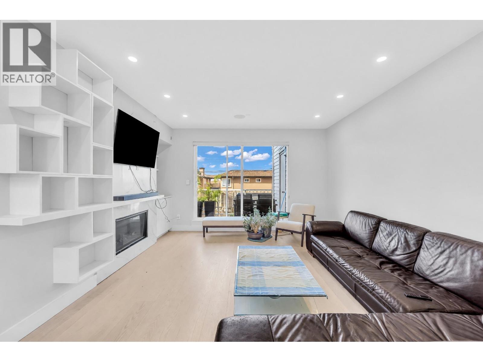 265 E KEITH ROAD, North Vancouver