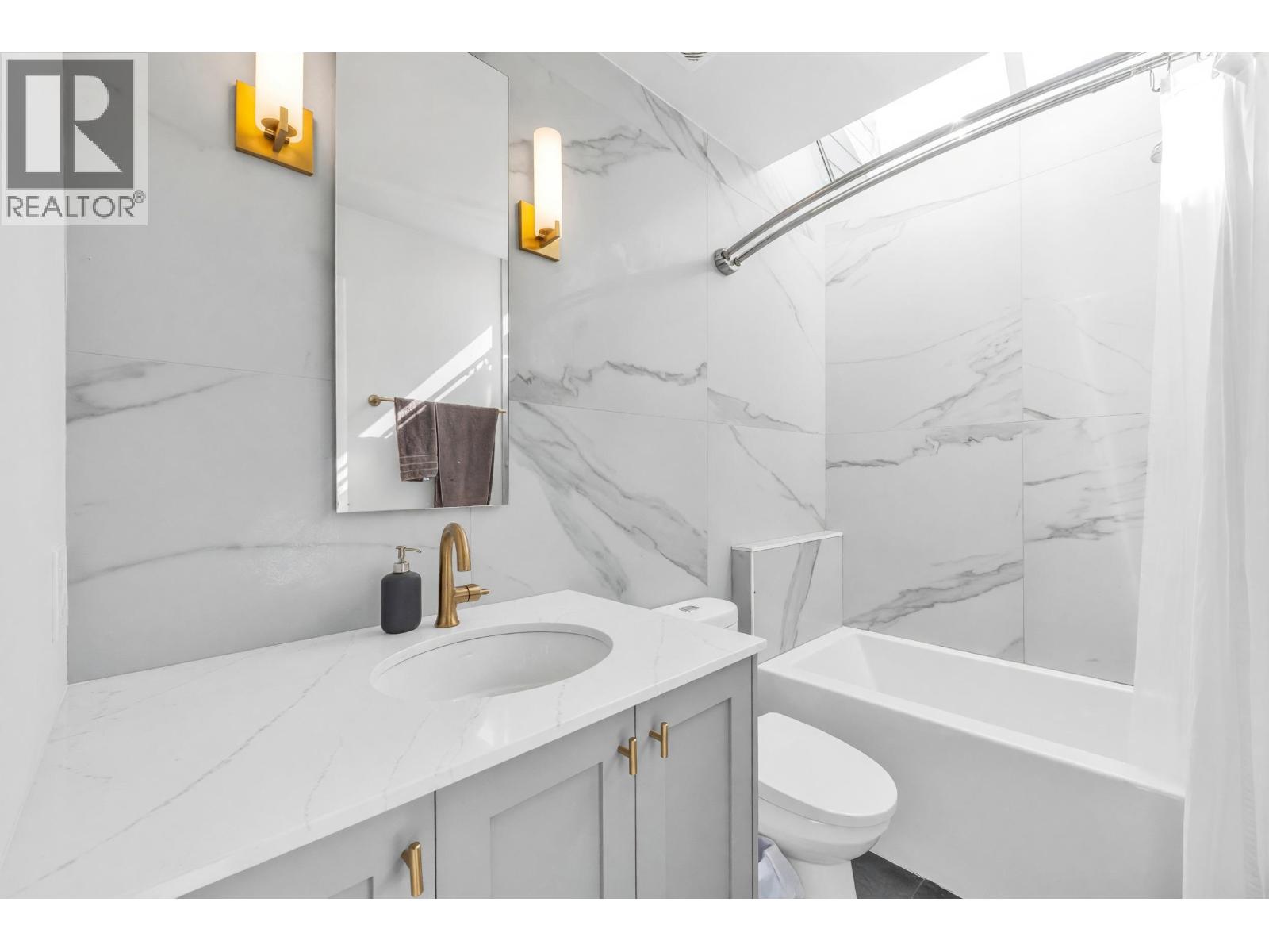 265 E KEITH ROAD, North Vancouver