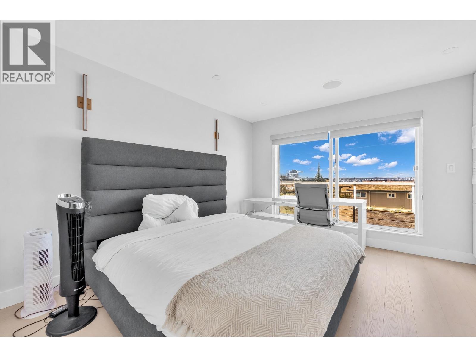 265 E KEITH ROAD, North Vancouver