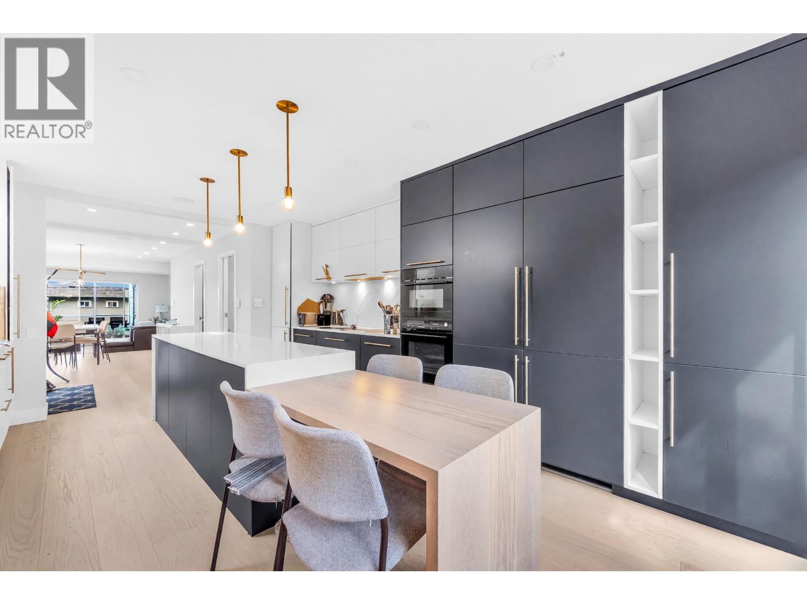 265 E KEITH ROAD, North Vancouver