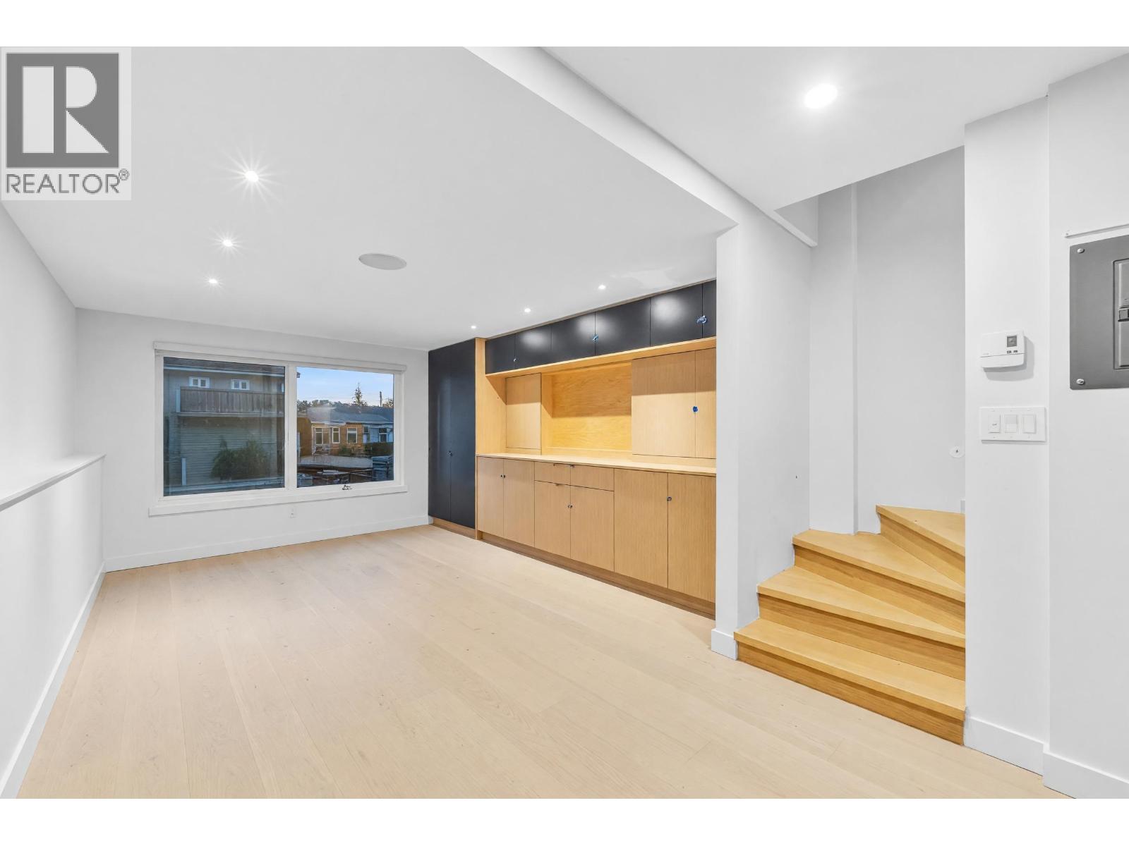 265 E KEITH ROAD, North Vancouver