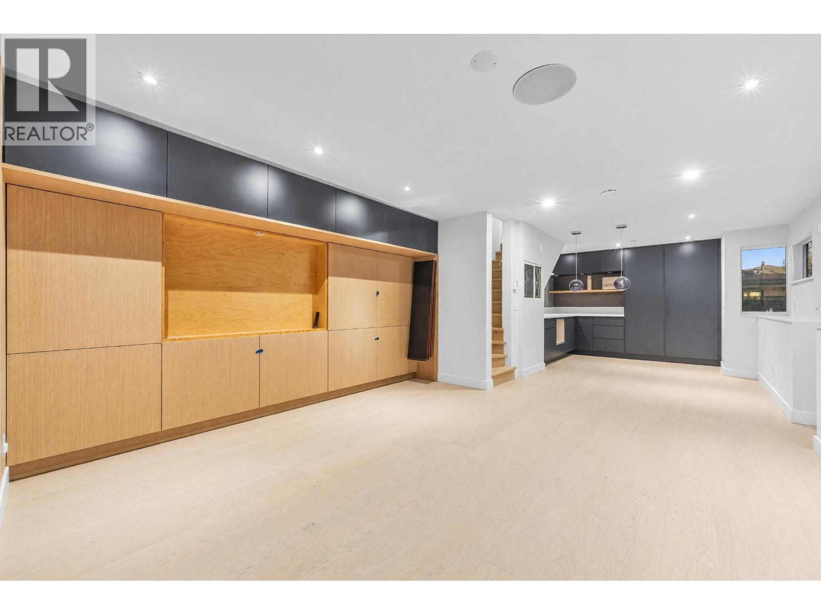 265 E KEITH ROAD, North Vancouver