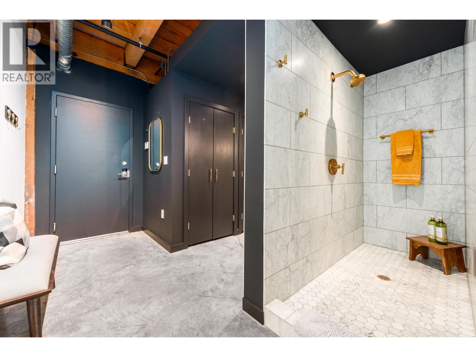 209 55 E CORDOVA STREET, Vancouver