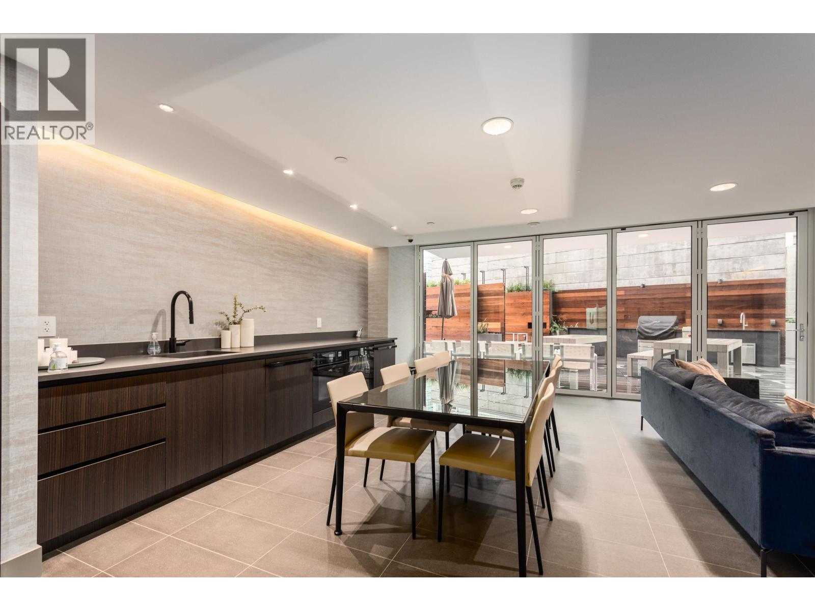 2406 620 CARDERO STREET, Vancouver