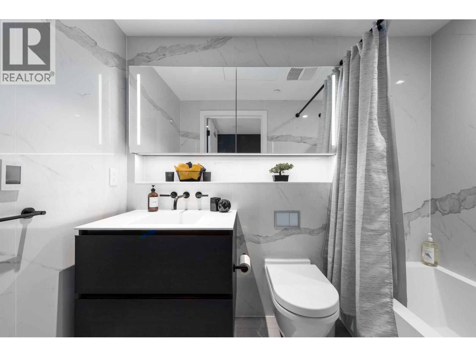2406 620 CARDERO STREET, Vancouver