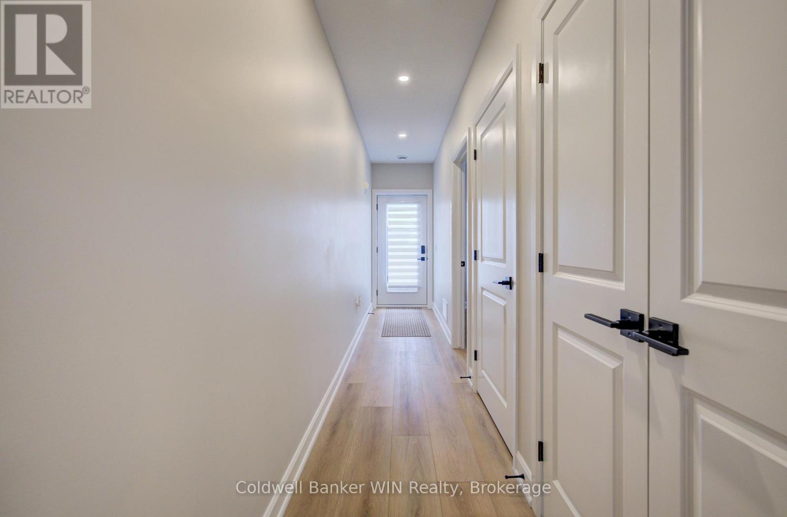 #3 440 WELLINGTON STREET E - 11
