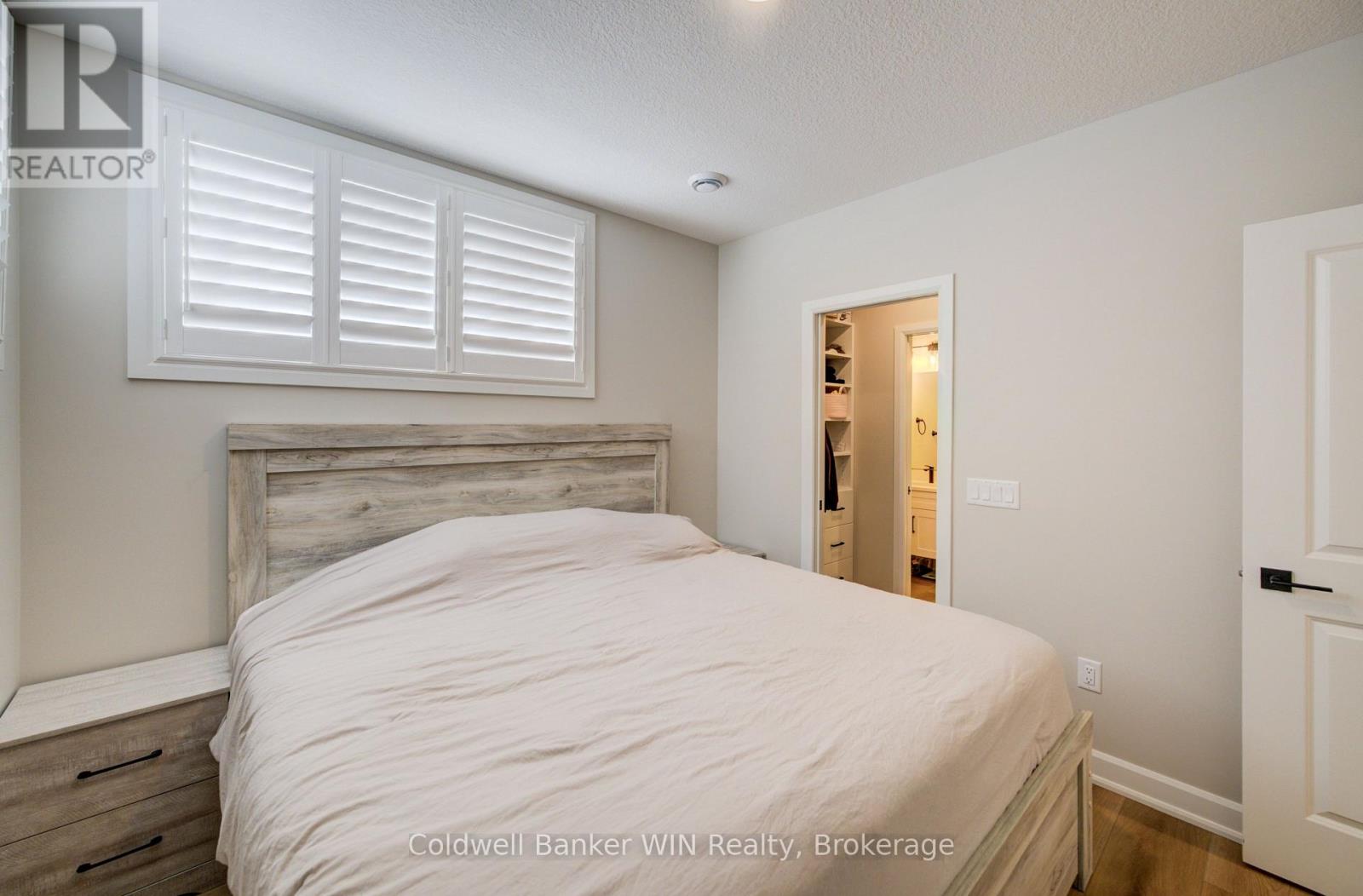 #3 440 WELLINGTON STREET E - 14