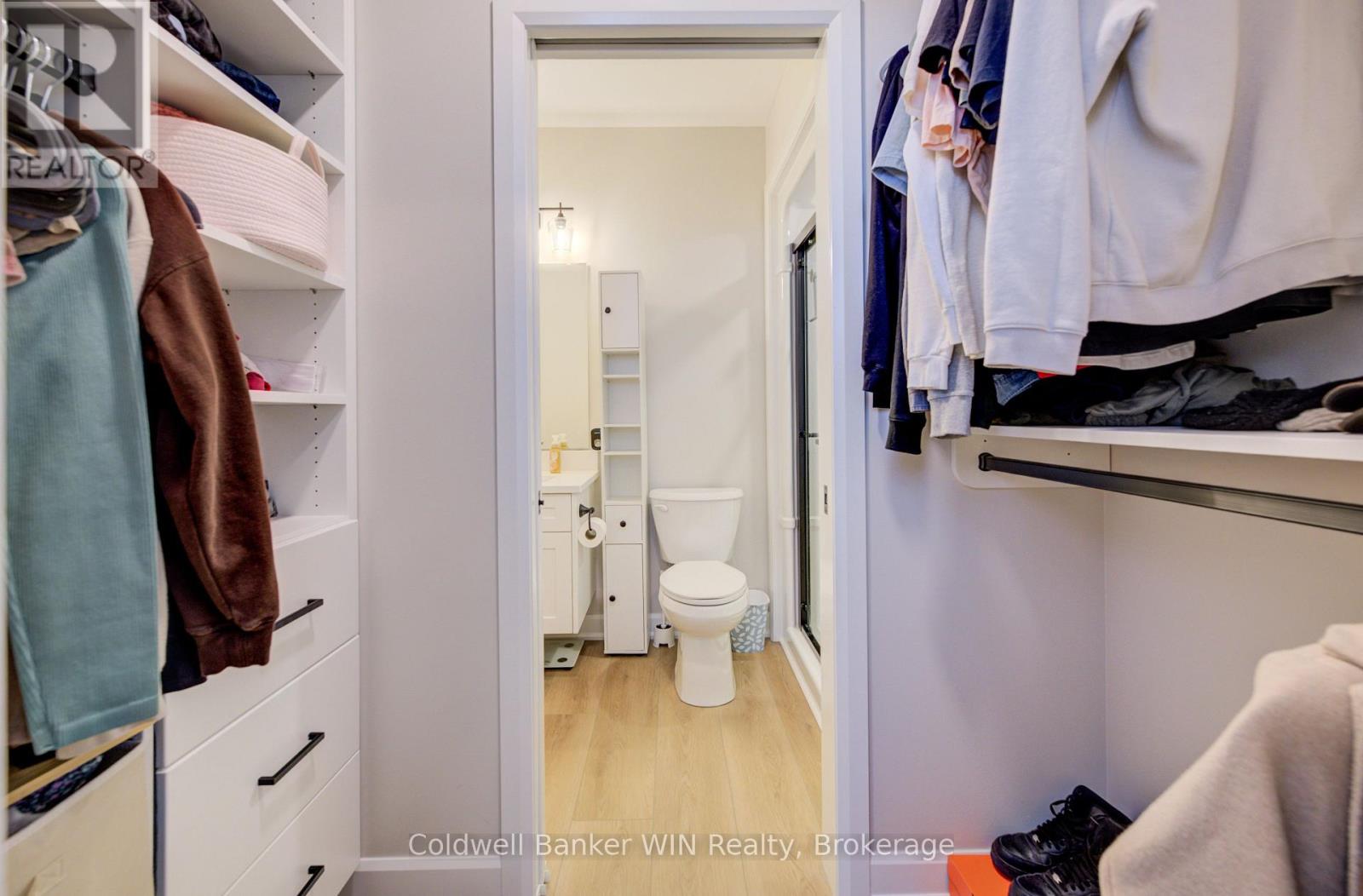 #3 440 WELLINGTON STREET E - 15